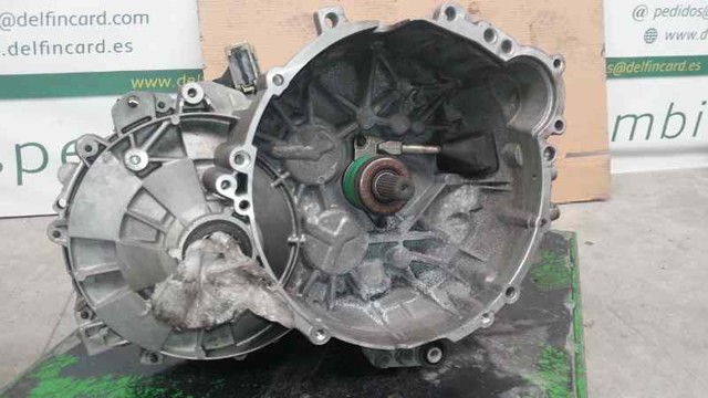 Mechaniczna skrzynia biegów w komplecie P8647073 VOLVO