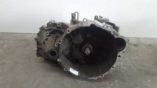 Mechaniczna skrzynia biegów w komplecie P8647073 VOLVO