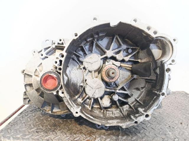 Mechaniczna skrzynia biegów w komplecie P8647073 VOLVO