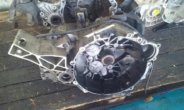Mechaniczna skrzynia biegów w komplecie P8647073 VOLVO