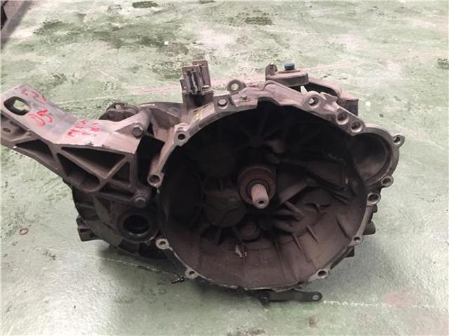Mechaniczna skrzynia biegów w komplecie P8647073 VOLVO