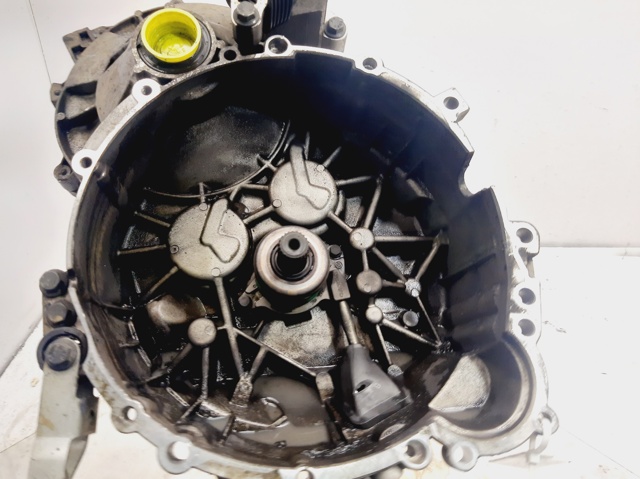 Mechaniczna skrzynia biegów w komplecie P9482234 VOLVO