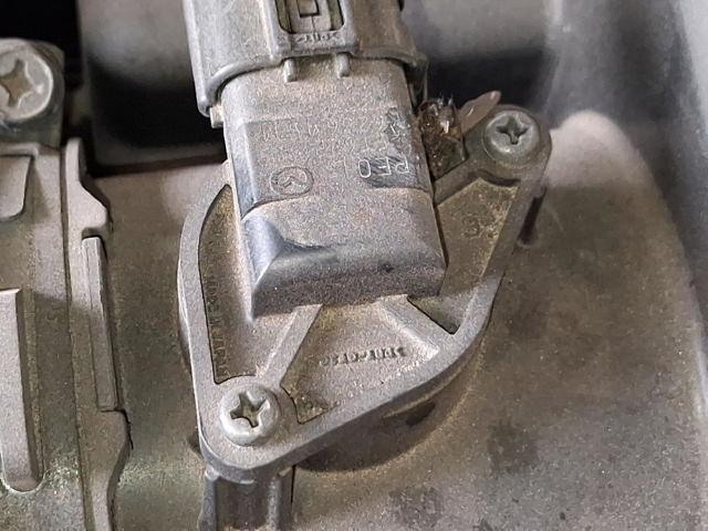 Czujnik przepływu powietrza, przepływomierz powietrza M.A.F. PE0113215 MAZDA
