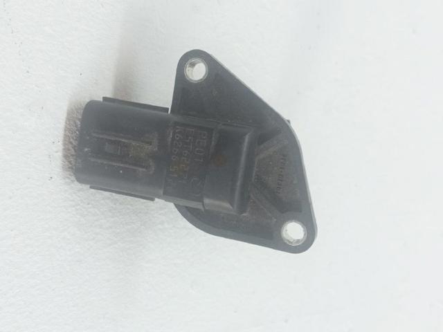 Czujnik przepływu powietrza, przepływomierz powietrza M.A.F. PE0113215 MAZDA