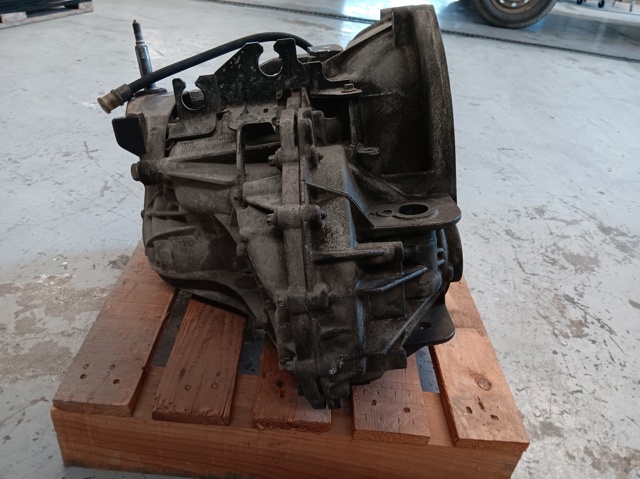 Mechaniczna skrzynia biegów w komplecie Opel Vivaro F7