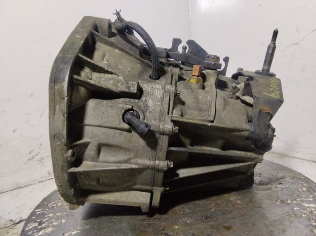 Mechaniczna skrzynia biegów w komplecie Opel Vivaro F7