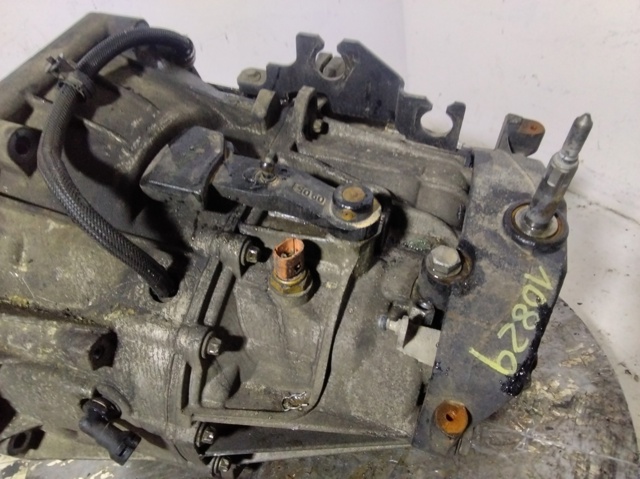 Mechaniczna skrzynia biegów w komplecie Opel Vivaro F7