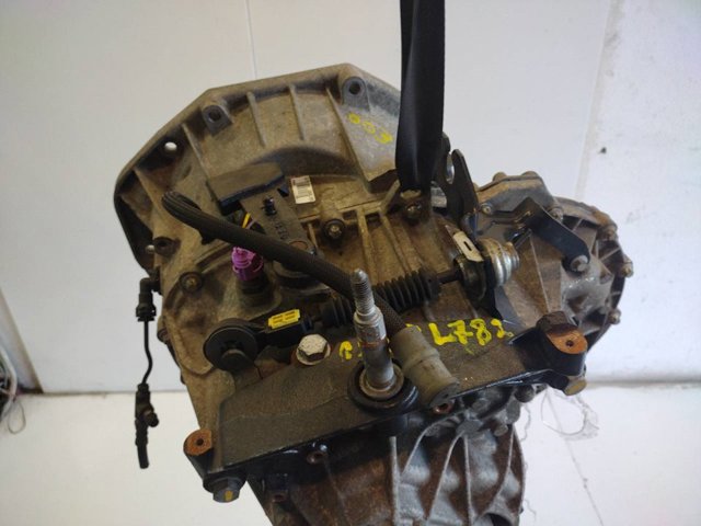 Mechaniczna skrzynia biegów w komplecie Opel Vivaro F7