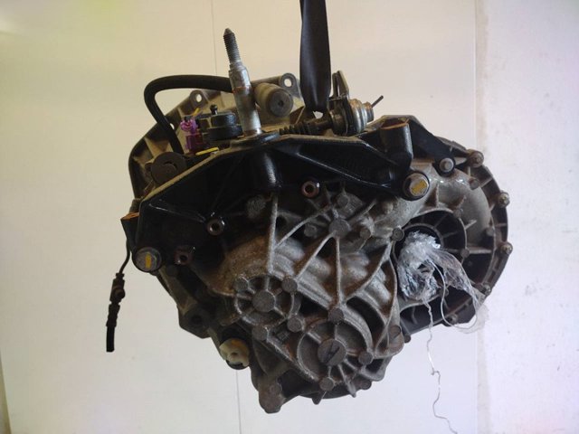 Mechaniczna skrzynia biegów w komplecie Opel Vivaro F7