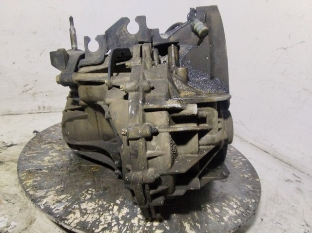 Mechaniczna skrzynia biegów w komplecie Opel Vivaro F7