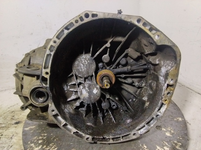 Mechaniczna skrzynia biegów w komplecie Opel Vivaro F7