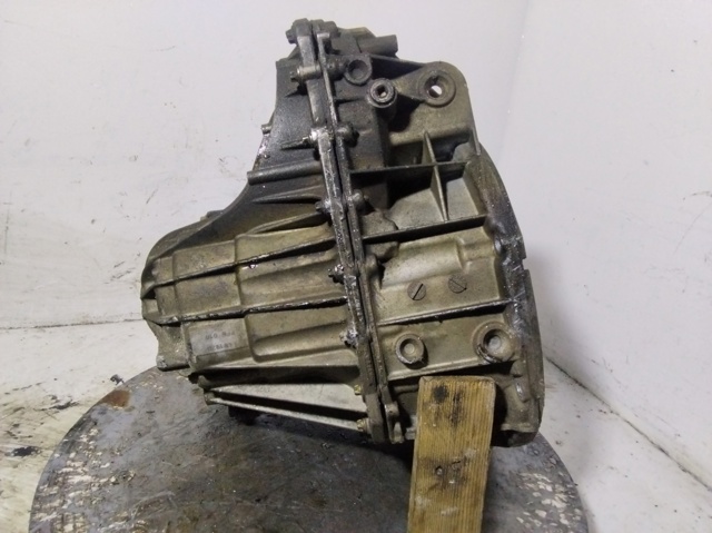 Mechaniczna skrzynia biegów w komplecie Opel Vivaro F7