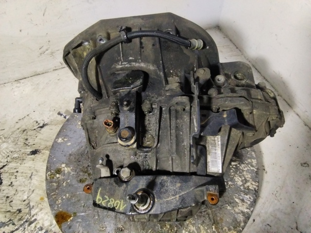 Mechaniczna skrzynia biegów w komplecie Opel Vivaro F7