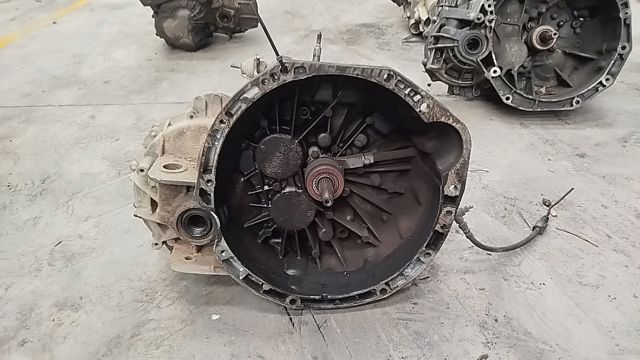 Mechaniczna skrzynia biegów w komplecie do Opel Vivaro J7