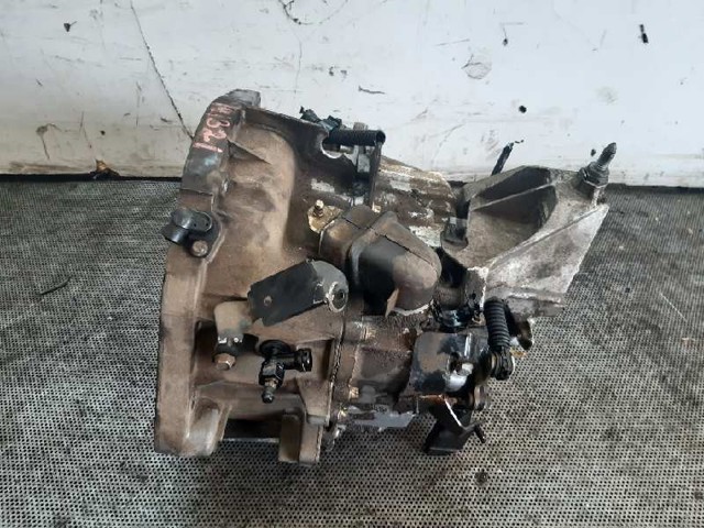 Mechaniczna skrzynia biegów w komplecie PK1AA061 RENAULT
