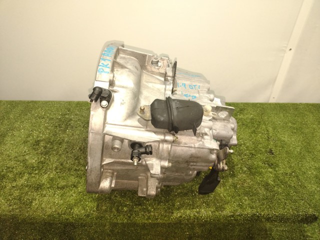 Mechaniczna skrzynia biegów w komplecie PK1AA061 RENAULT
