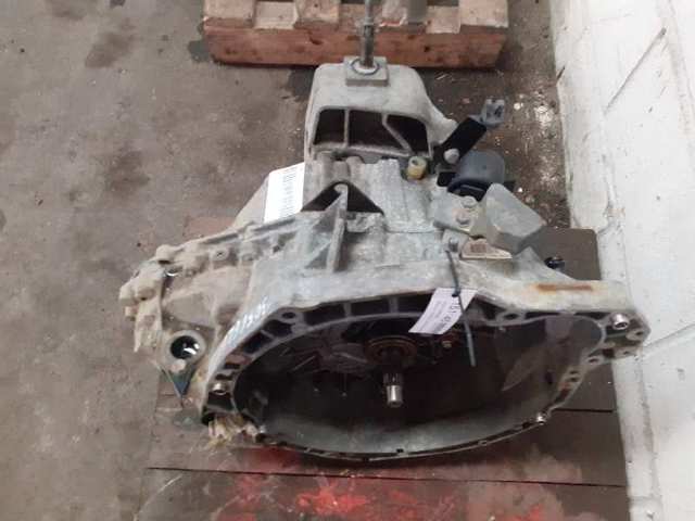 Mechaniczna skrzynia biegów w komplecie PK1AA065 RENAULT