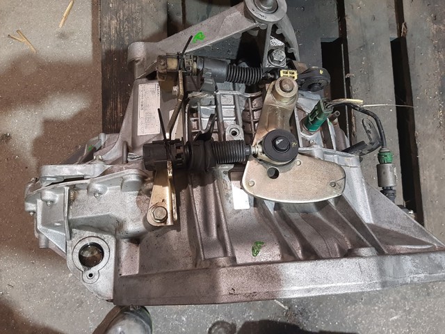 Mechaniczna skrzynia biegów w komplecie PK6061 RENAULT