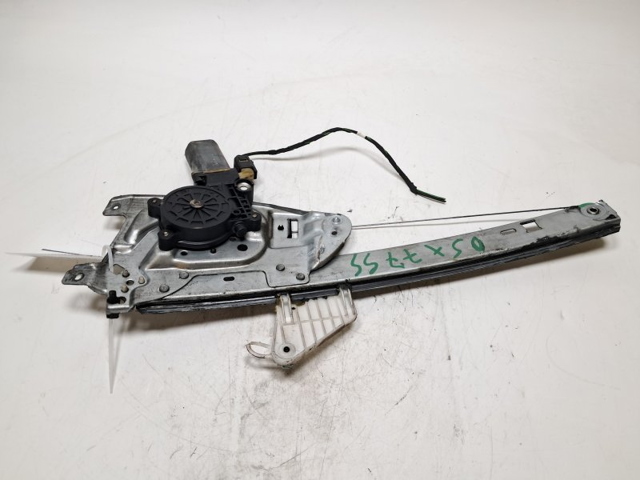 Mechanizm podnoszenia szyby drzwi przednich lewych Q0002691V003000000 MERCEDES