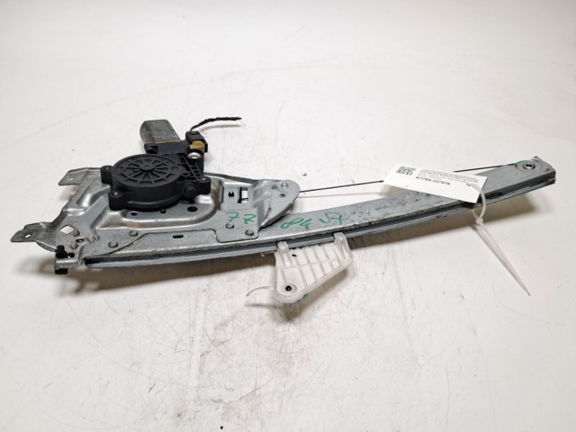 Mechanizm podnoszenia szyby drzwi przednich lewych Q0002691V003000000 MERCEDES