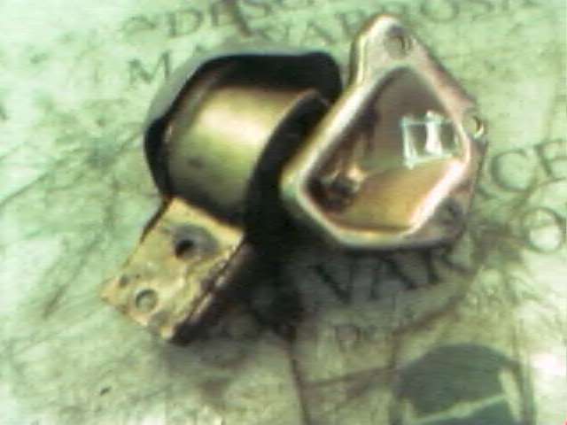 Poduszka (podpora) silnika prawa Q0003144V015000000 MERCEDES