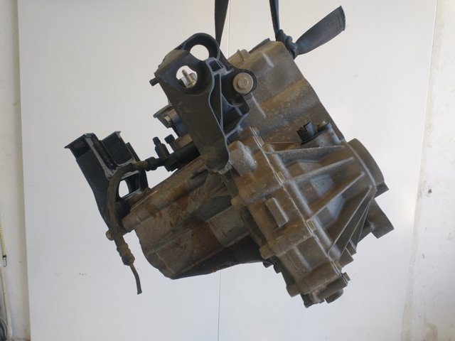 Mechaniczna skrzynia biegów w komplecie QAE VAG