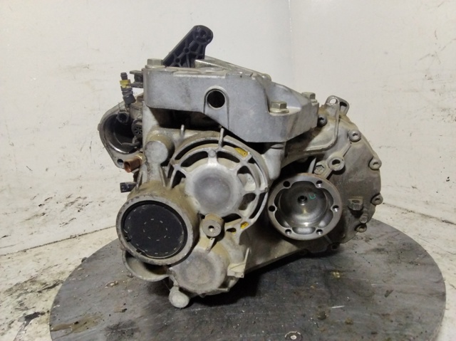 Mechaniczna skrzynia biegów w komplecie do Audi Q3 8UB, 8UG