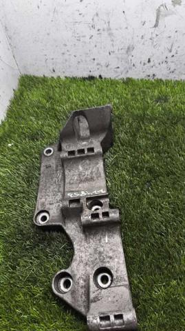 Wspornik alternatora R045903143C VAG