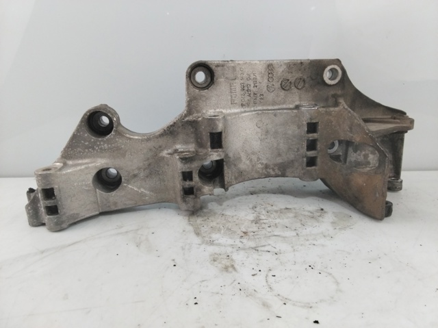 Wspornik alternatora R045903143C VAG