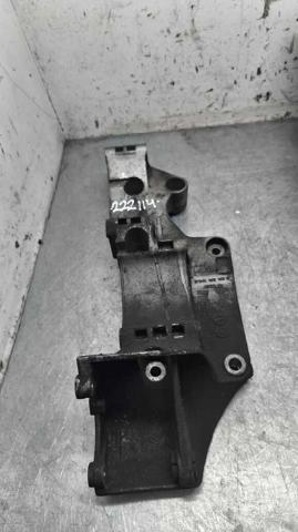 Wspornik alternatora R045903143C VAG