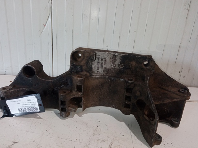 Wspornik alternatora R045903143C VAG
