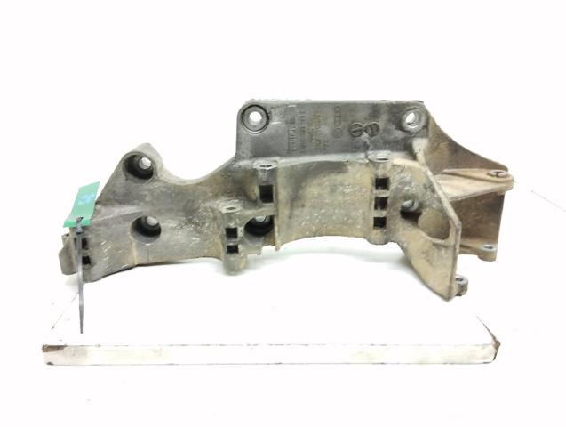 Wspornik alternatora R045903143C VAG
