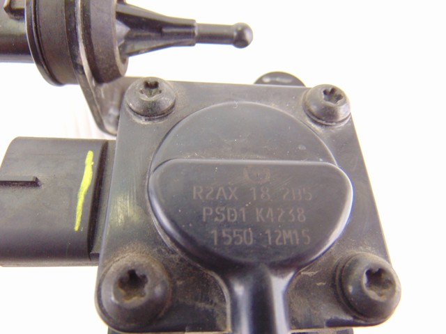Czujnik temperatury powietrza wlotowego R2AX182B5 MAZDA