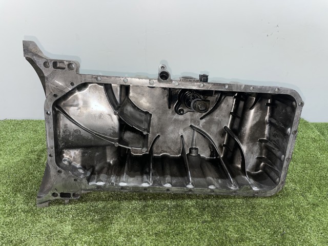 Miska olejowa silnika R6110140202 MERCEDES