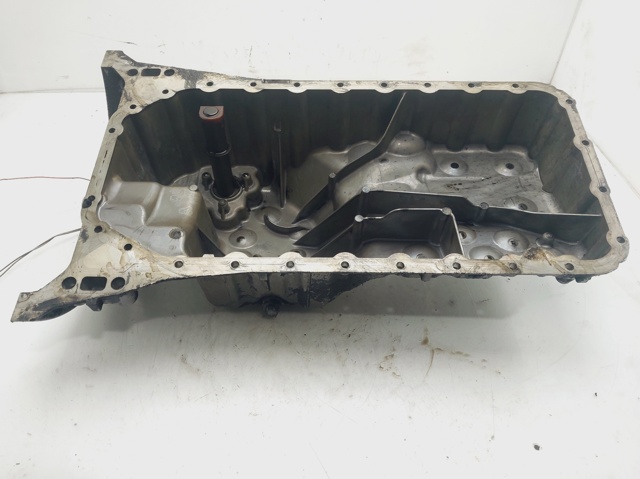 Miska olejowa silnika R6460141002 MERCEDES