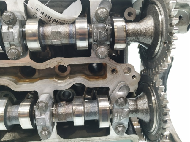 Głowica cylindrów R6680160801 MERCEDES