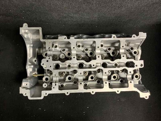 Głowica cylindrów R6680160801 MERCEDES