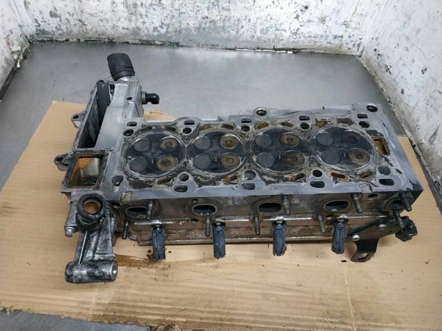 Głowica cylindrów R9128018 OPEL