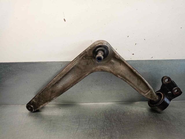 Wahacz zawieszenia przedniego dolny prawy RBJ000370 ROVER