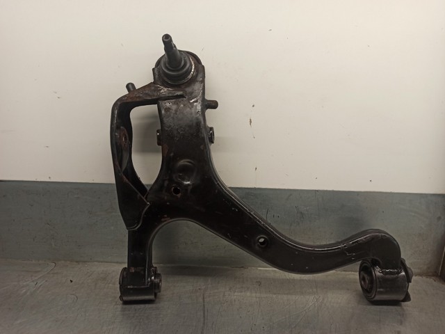 Wahacz zawieszenia przedniego dolny lewy RBJ500193 LAND ROVER