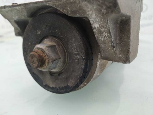 Wahacz zawieszenia przedniego dolny lewy RBJ500690 LAND ROVER