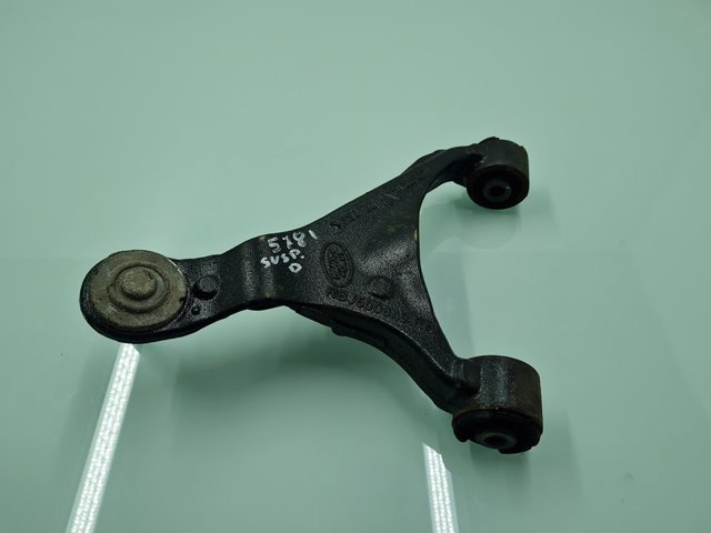 Wahacz zawieszenia przedniego prawy górny RBJ500840 LAND ROVER