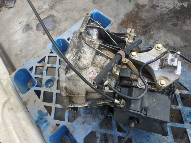 Mechaniczna skrzynia biegów w komplecie RF2N1R7F096AB FORD