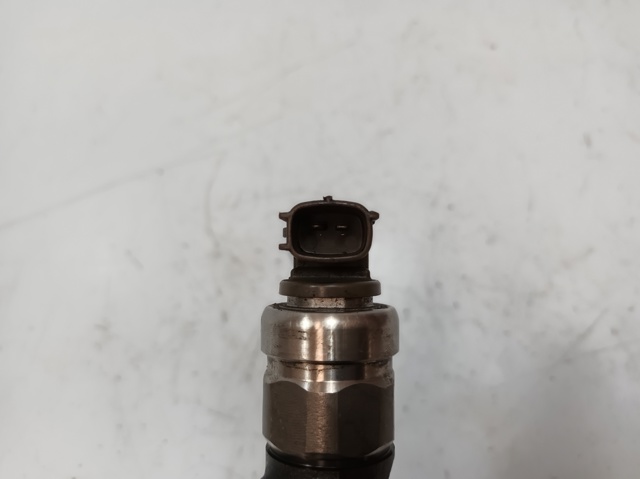Wtryskiwacz paliwa RF7J13H50 MAZDA