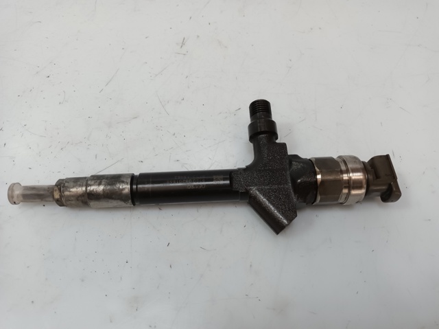 Wtryskiwacz paliwa RF7J13H50 MAZDA