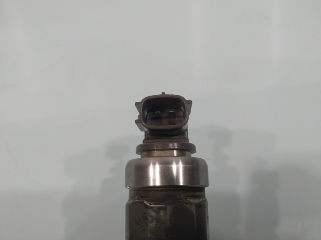 Wtryskiwacz paliwa RF8G13H50 MAZDA