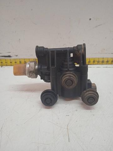 RVH000046 Land Rover