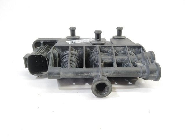 RVH000095 Land Rover