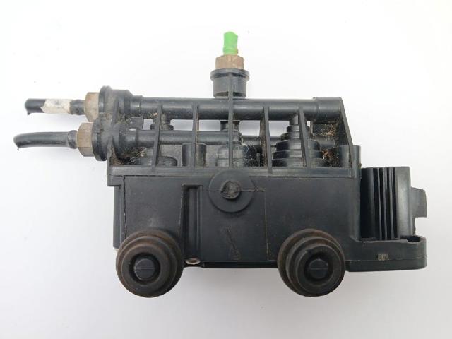 RVH000095 Land Rover