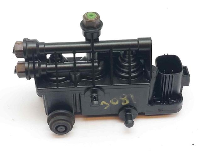 RVH000095 Land Rover